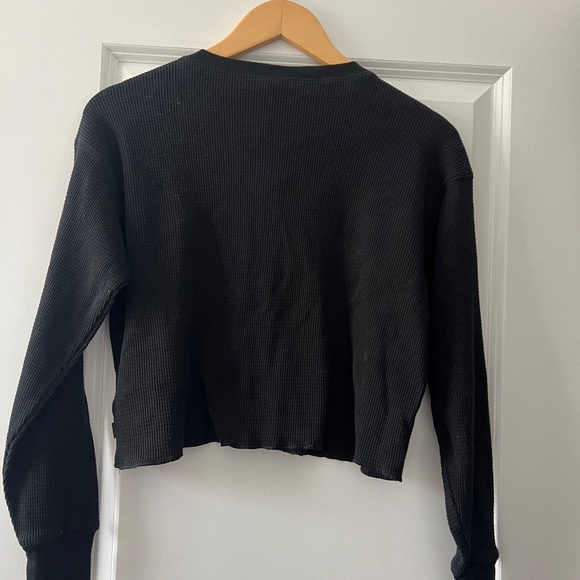 Aritzia TNA Cropped Black Henley Thermal Top - Never worn Size XS - Picture 2 of 2